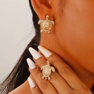 Sea Turtle Gold Stud Earrings